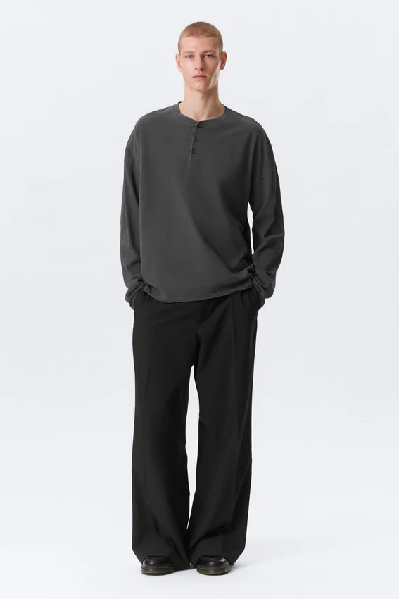 Loose Long-Sleeved Henley T-Shirt – Dark Grey Loose Long-Sleeved Henley T-Shirt – Dark Grey