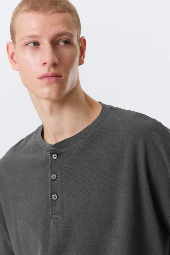 Loose Long-Sleeved Henley T-Shirt – Dark Grey Loose Long-Sleeved Henley T-Shirt – Dark Grey