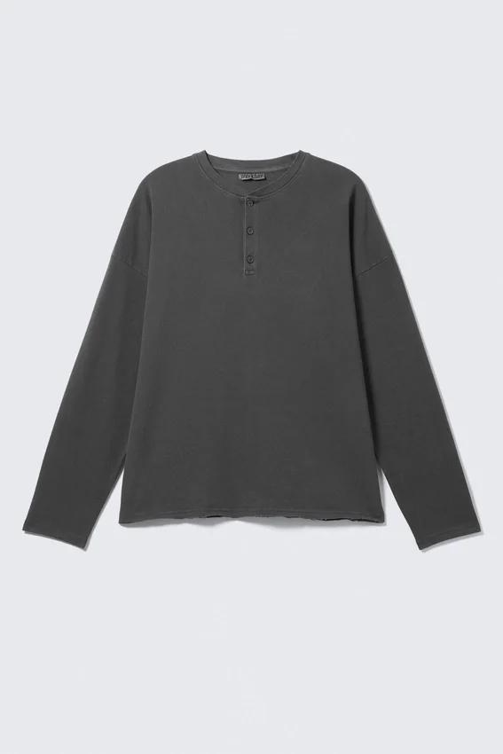 Loose Long-Sleeved Henley T-Shirt – Dark Grey Loose Long-Sleeved Henley T-Shirt – Dark Grey