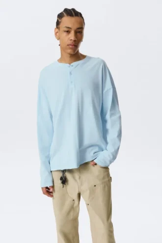 Loose Long-Sleeved Henley T-Shirt – Light Blue