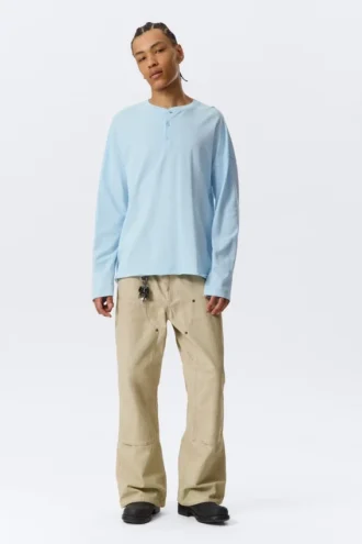 Loose Long-Sleeved Henley T-Shirt – Light Blue