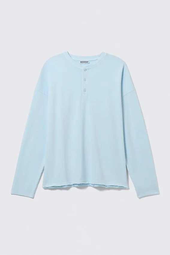 Loose Long-Sleeved Henley T-Shirt – Light Blue Loose Long-Sleeved Henley T-Shirt – Light Blue