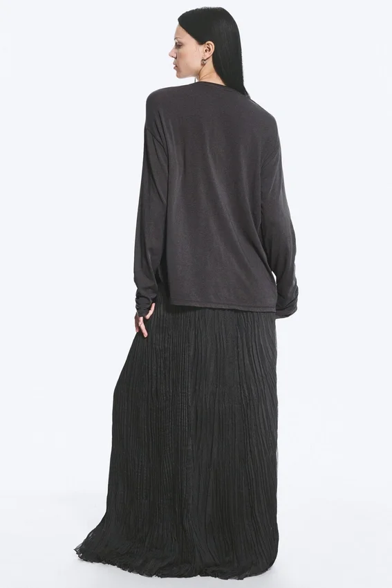 Loose Long-Sleeved T-Shirt – Dark Grey Loose Long-Sleeved T-Shirt – Dark Grey
