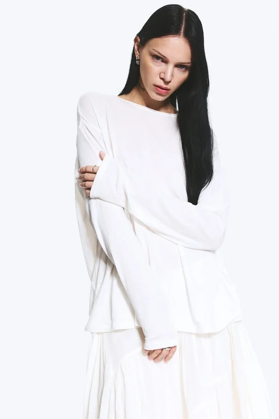 Loose Long-Sleeved T-Shirt – White Loose Long-Sleeved T-Shirt – White