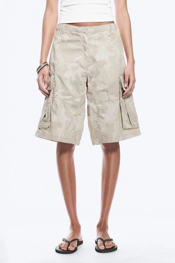 Loose Low Rise Cargo Shorts – Light Beige – Camouflage Loose Low Rise Cargo Shorts – Light Beige – Camouflage