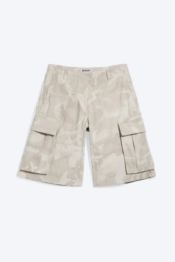 Loose Low Rise Cargo Shorts – Light Beige – Camouflage Loose Low Rise Cargo Shorts – Light Beige – Camouflage