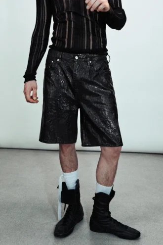 Loose Low Rise Coated Denim Shorts – Black