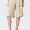 Loose Low Rise Three-Quarter Length Suiting Shorts – Light Beige Loose Low Rise Three-Quarter Length Suiting Shorts – Light Beige