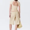 Loose Low Rise Three-Quarter Length Suiting Shorts – Light Beige Loose Low Rise Three-Quarter Length Suiting Shorts – Light Beige