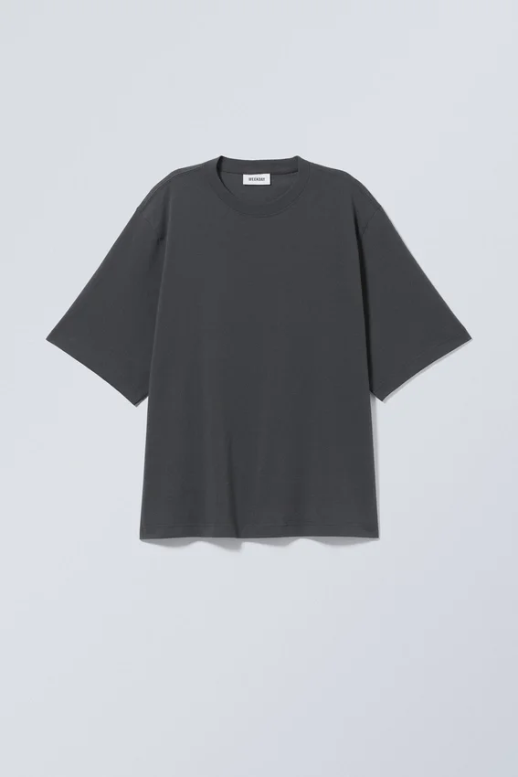 Loose Oversized Fit T-Shirt – off Black Loose Oversized Fit T-Shirt – off Black