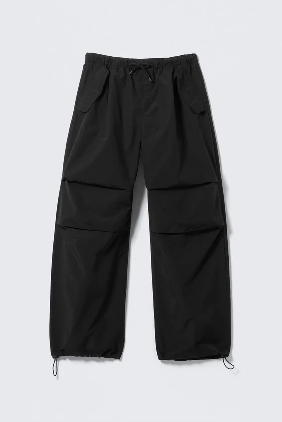 Loose Pleated Parachute Trousers – Black Loose Pleated Parachute Trousers – Black