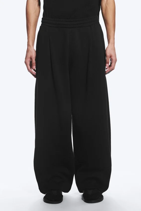Loose Pleated Sweatpants – Dark Black Loose Pleated Sweatpants – Dark Black