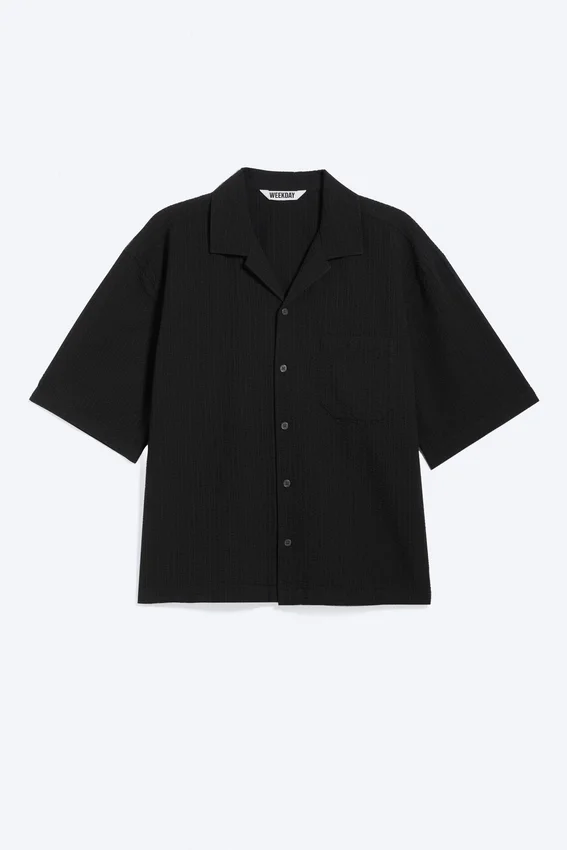 Loose Short-Sleeved Resort Shirt – Black Loose Short-Sleeved Resort Shirt – Black