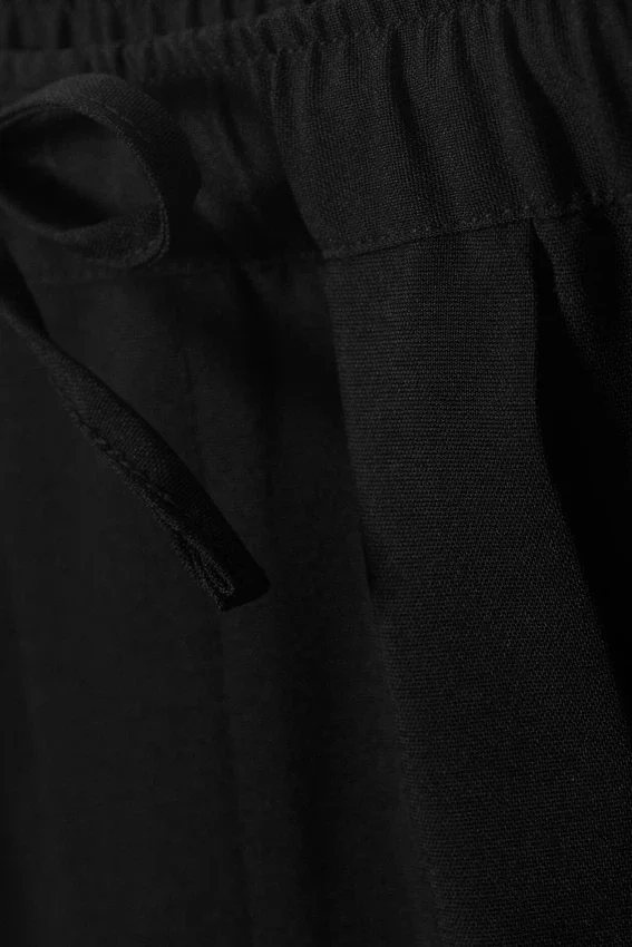 Loose Suiting Trousers – Black Loose Suiting Trousers – Black