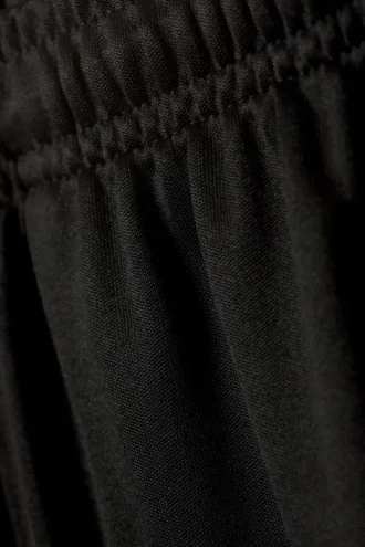 Loose Wide Colour-Block Shorts – Black