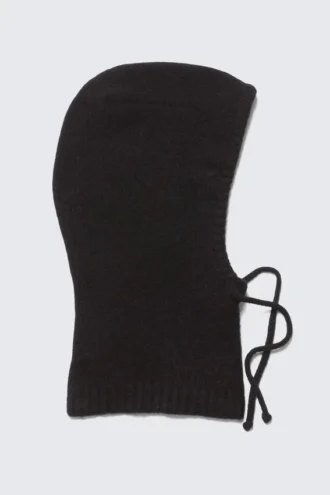 Lotta Hood – Black
