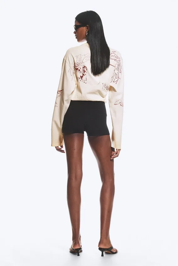 Low Hotpants – Black Low Hotpants – Black