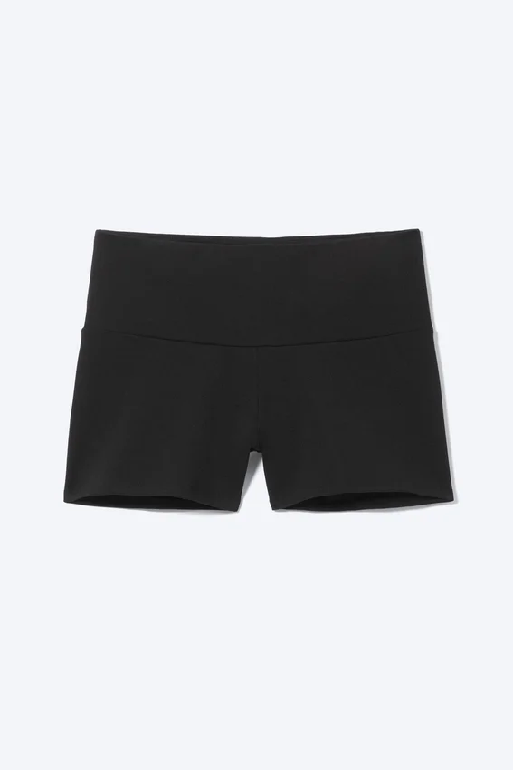 Low Hotpants – Black Low Hotpants – Black