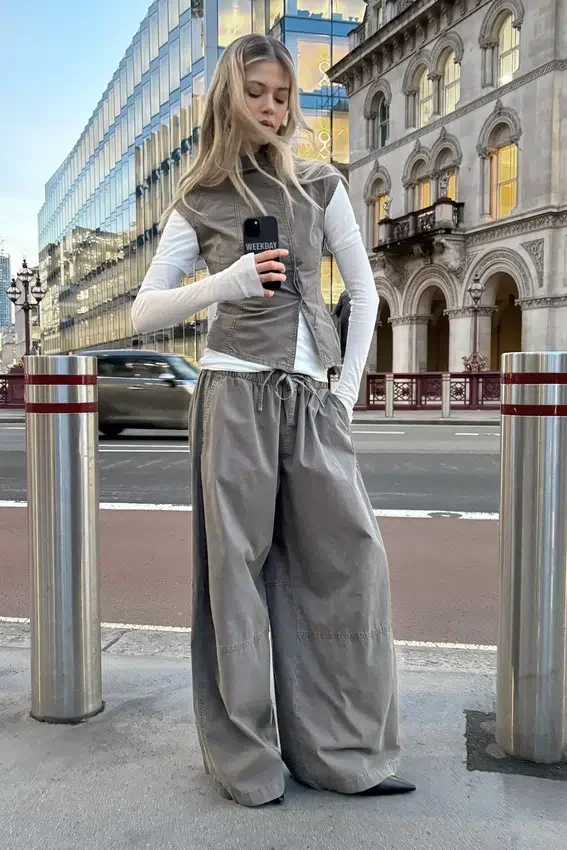 Low Rise Baggy Pull-On Trousers – Grey Low Rise Baggy Pull-On Trousers – Grey