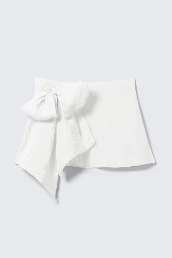 Low Rise Bow Detail Mini Wrap Skirt – Off-White Low Rise Bow Detail Mini Wrap Skirt – Off-White