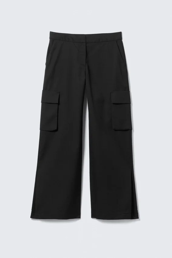 Low Rise Cargo Suiting Trousers – Black Low Rise Cargo Suiting Trousers – Black