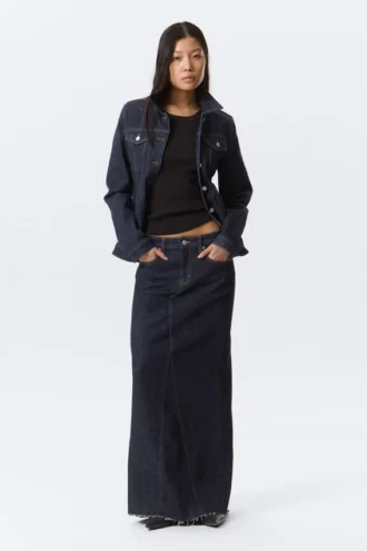 Low Rise Fitted Denim Maxi Skirt – Blue Rinse – Dark Blue