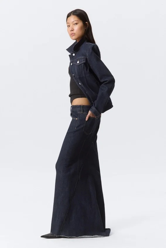 Low Rise Fitted Denim Maxi Skirt – Blue Rinse – Dark Blue Low Rise Fitted Denim Maxi Skirt – Blue Rinse – Dark Blue