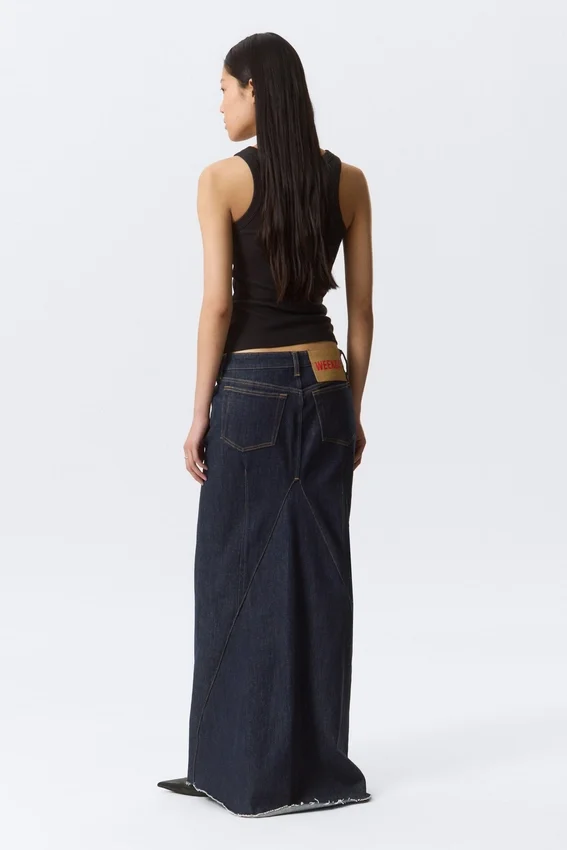 Low Rise Fitted Denim Maxi Skirt – Blue Rinse – Dark Blue Low Rise Fitted Denim Maxi Skirt – Blue Rinse – Dark Blue
