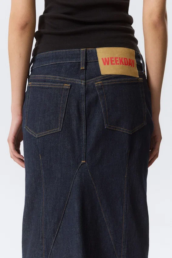 Low Rise Fitted Denim Maxi Skirt – Blue Rinse – Dark Blue Low Rise Fitted Denim Maxi Skirt – Blue Rinse – Dark Blue