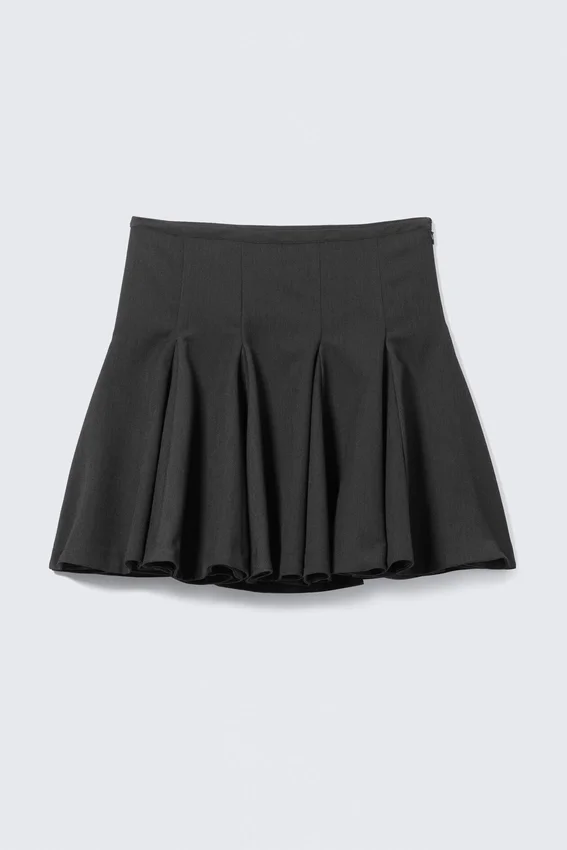 Low Rise Flared Knee-Length Suiting Skirt – Dark Grey Low Rise Flared Knee-Length Suiting Skirt – Dark Grey