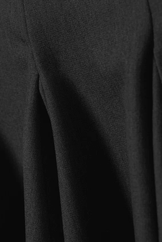 Low Rise Flared Knee-Length Suiting Skirt – Dark Grey Low Rise Flared Knee-Length Suiting Skirt – Dark Grey