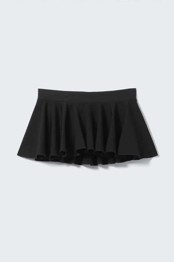 Low Rise Flared Mini Skort – Black Low Rise Flared Mini Skort – Black