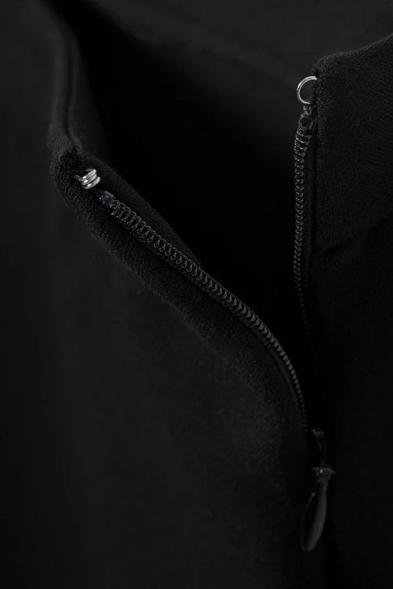 Low-Rise Flared Trousers – Black Low-Rise Flared Trousers – Black