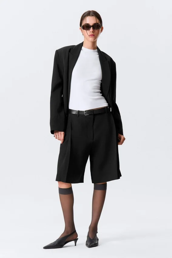 Low Rise Linen-Blend Suiting Shorts – Black Low Rise Linen-Blend Suiting Shorts – Black