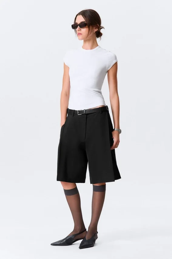 Low Rise Linen-Blend Suiting Shorts – Black Low Rise Linen-Blend Suiting Shorts – Black