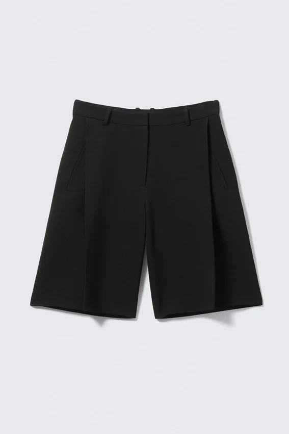 Low Rise Linen-Blend Suiting Shorts – Black Low Rise Linen-Blend Suiting Shorts – Black