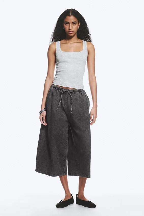 Low Rise Loose Cropped Trousers – Dark Grey Low Rise Loose Cropped Trousers – Dark Grey