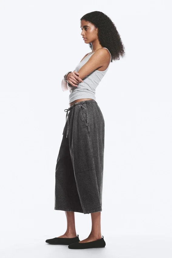 Low Rise Loose Cropped Trousers – Dark Grey Low Rise Loose Cropped Trousers – Dark Grey