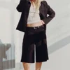 Low Rise Loose Pleated Suiting Shorts – Black Low Rise Loose Pleated Suiting Shorts – Black