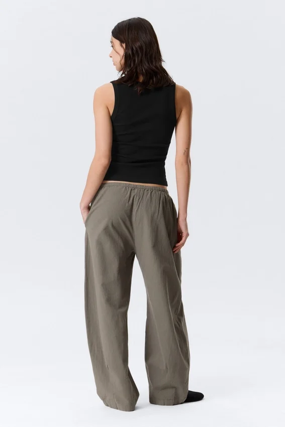 Low Rise Loose Pull-On Trousers – Grey Low Rise Loose Pull-On Trousers – Grey