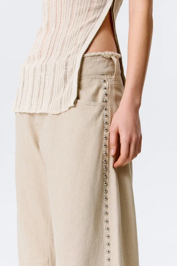 Low Rise Loose Studded Balloon Trousers – Beige Low Rise Loose Studded Balloon Trousers – Beige