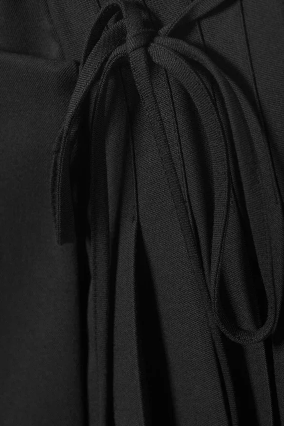 Low Rise Pleated Mini Wrap Skirt – Black Low Rise Pleated Mini Wrap Skirt – Black