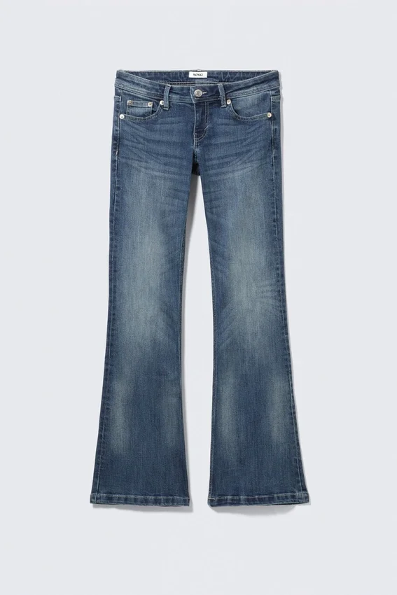 Low Rise Regular Bootcut Jeans – Medusa Blue – Dark Blue Low Rise Regular Bootcut Jeans – Medusa Blue – Dark Blue