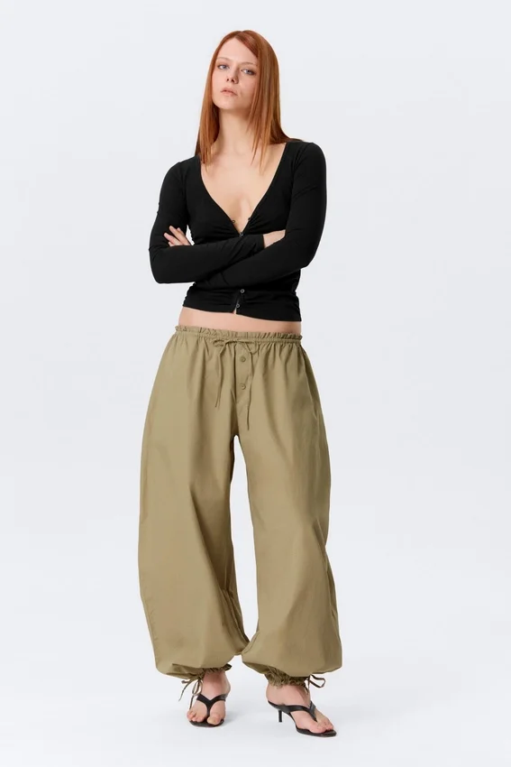 Low Rise Ruched Drawstring Trousers – Light Khaki Green Low Rise Ruched Drawstring Trousers – Light Khaki Green
