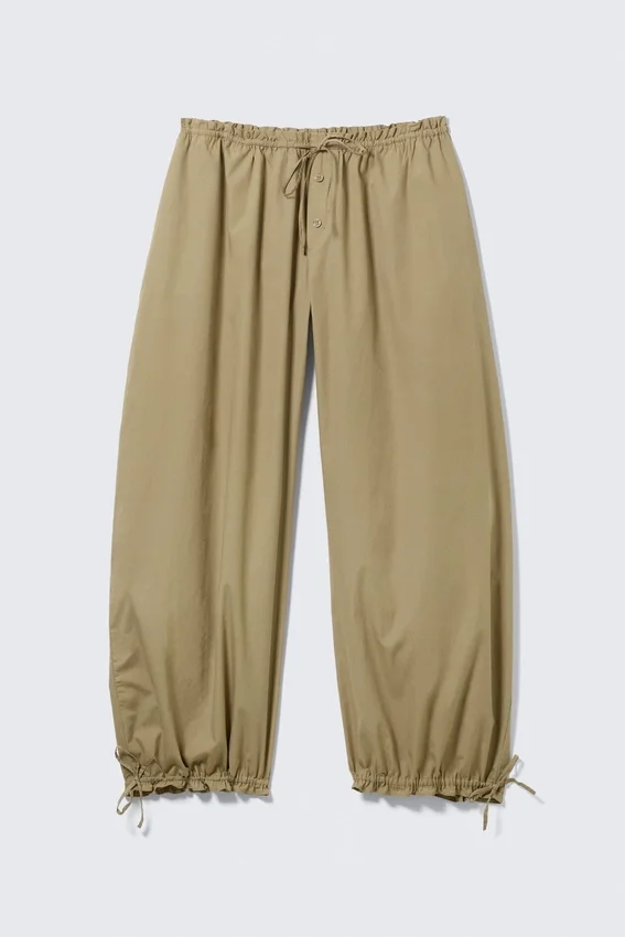 Low Rise Ruched Drawstring Trousers – Light Khaki Green Low Rise Ruched Drawstring Trousers – Light Khaki Green