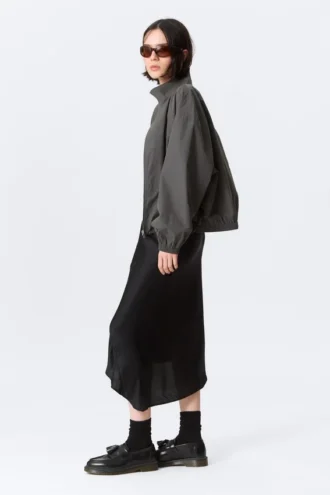 Low Rise Satin Midi Skirt – Black