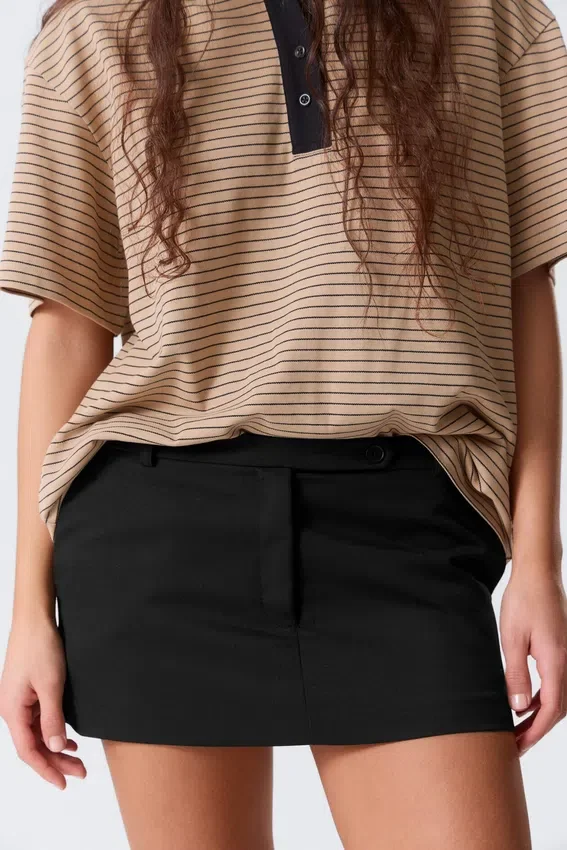 Low Rise Slim Mini Suiting Skirt – Black Low Rise Slim Mini Suiting Skirt – Black