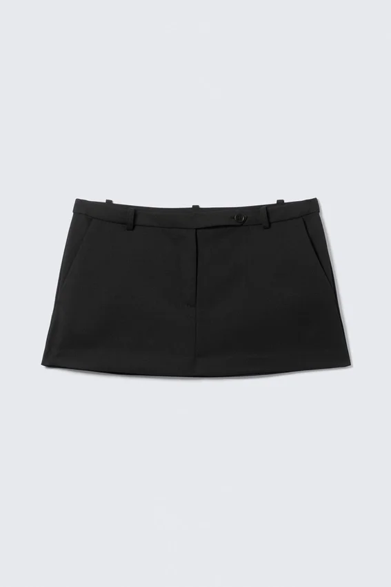 Low Rise Slim Mini Suiting Skirt – Black Low Rise Slim Mini Suiting Skirt – Black