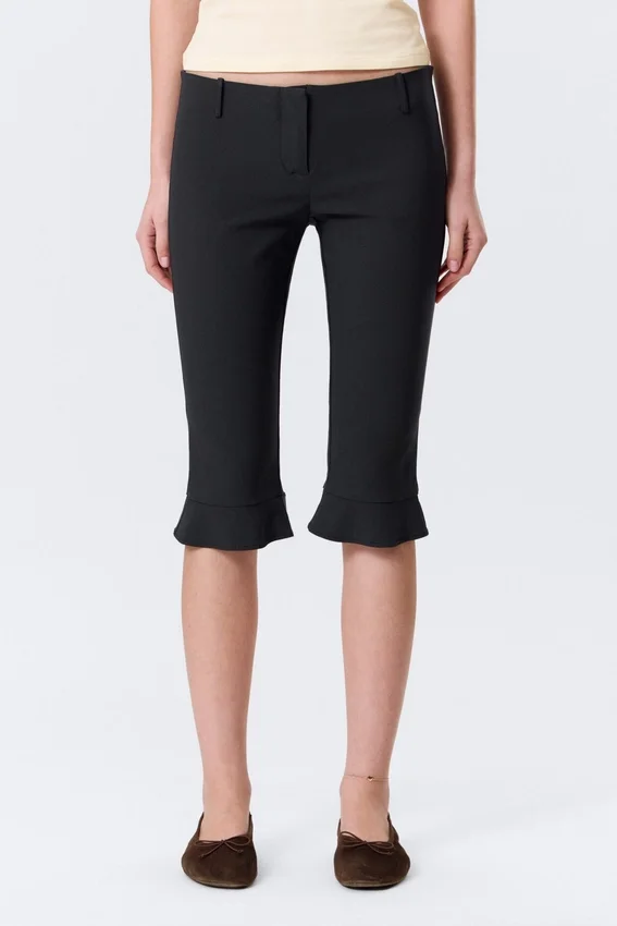 Low Rise Tailored Capri Trousers – Black Low Rise Tailored Capri Trousers – Black