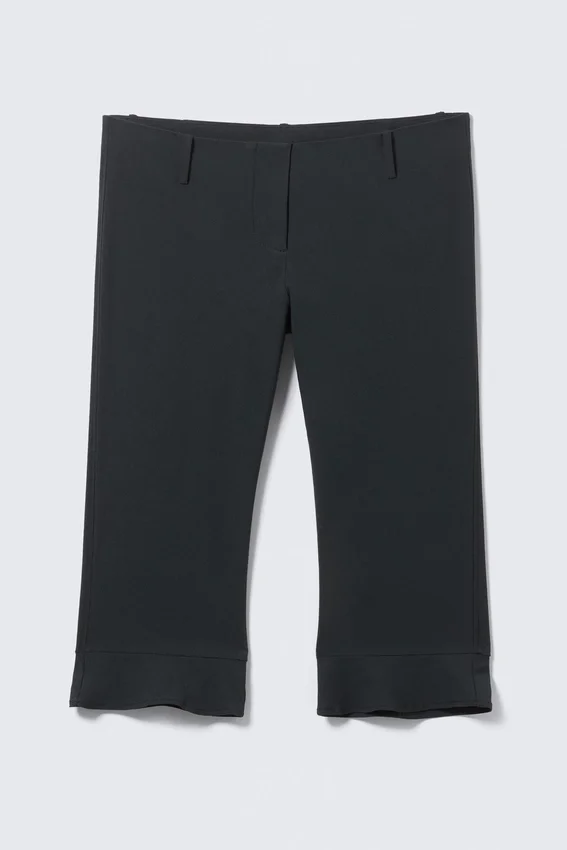Low Rise Tailored Capri Trousers – Black Low Rise Tailored Capri Trousers – Black
